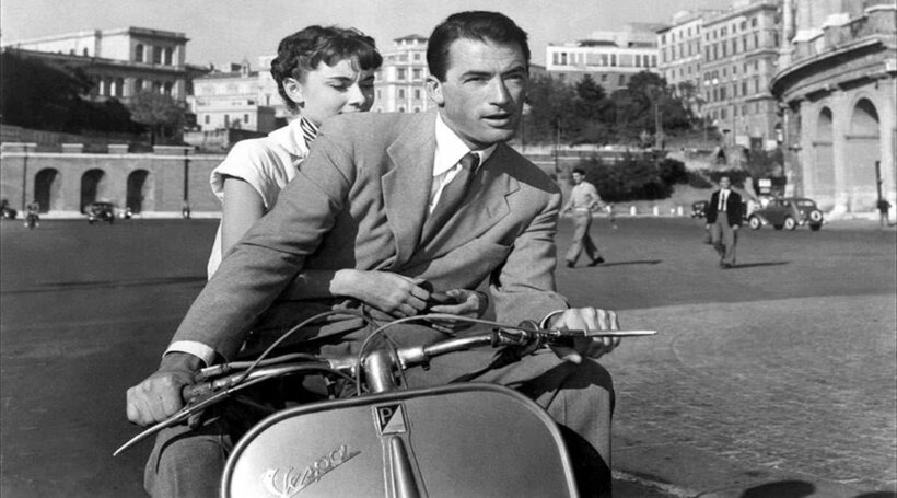 motos miticas cine vespa 125 vacaciones en roma